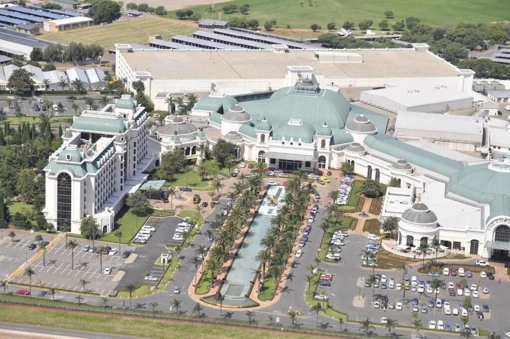 Peermont Metcourt Suites At Emperors Palace Kempton Park Zewnętrze zdjęcie