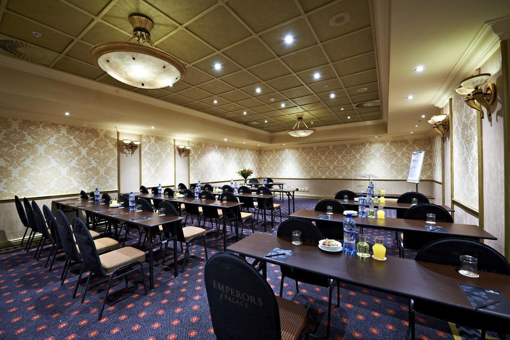 Peermont Metcourt Suites At Emperors Palace Kempton Park Zewnętrze zdjęcie